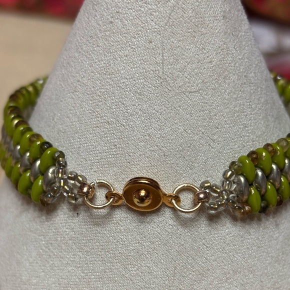 Hand Crafted Bracelet Olive Green and Gold Tone Beads Tourmaline crystals 8in - Picture 4 of 8